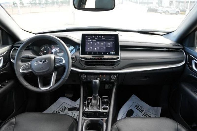 Used 2023 Jeep Compass LimitedImage 16