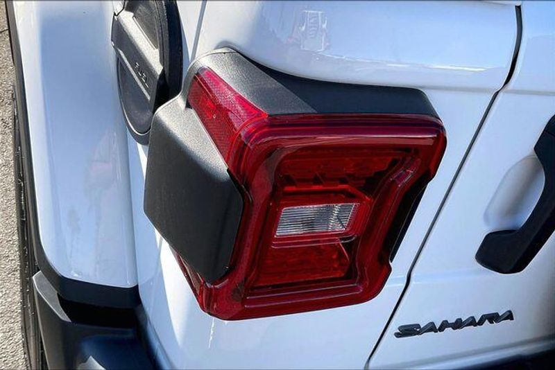 New 2025 Jeep Wrangler 4-door SaharaImage 11