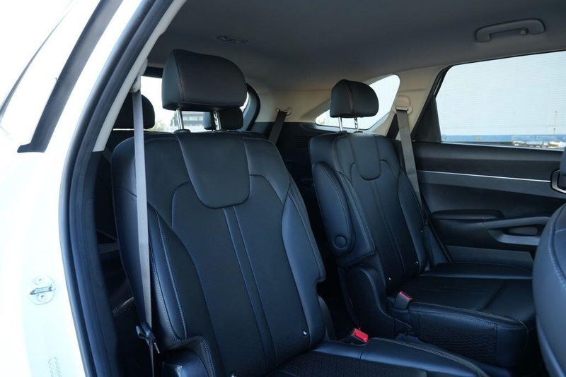 Used 2023 Kia Sorento Hybrid EXImage 18
