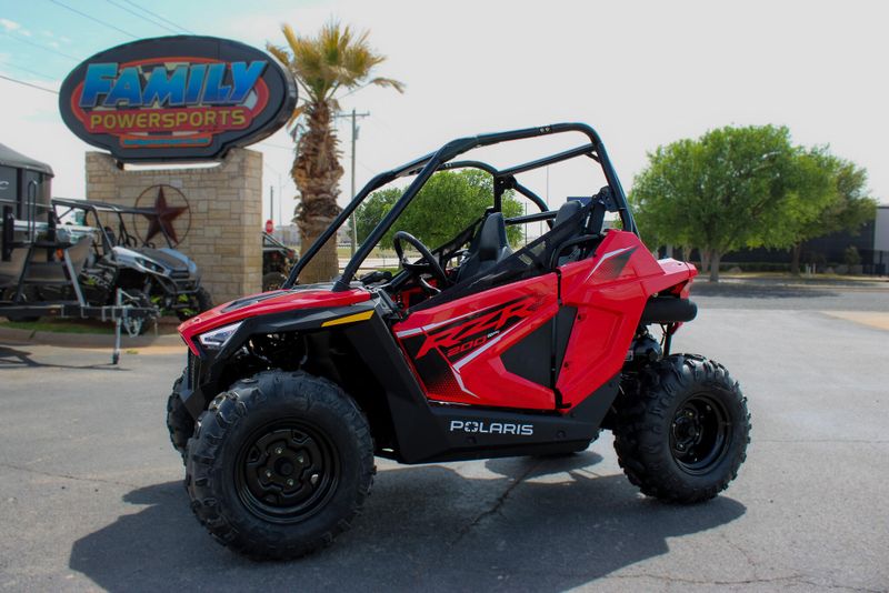 2025 POLARIS RZR 200 EFI INDY RED 