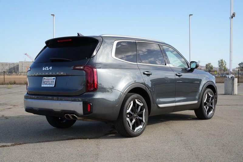 Used 2024 Kia Telluride LXImage 7