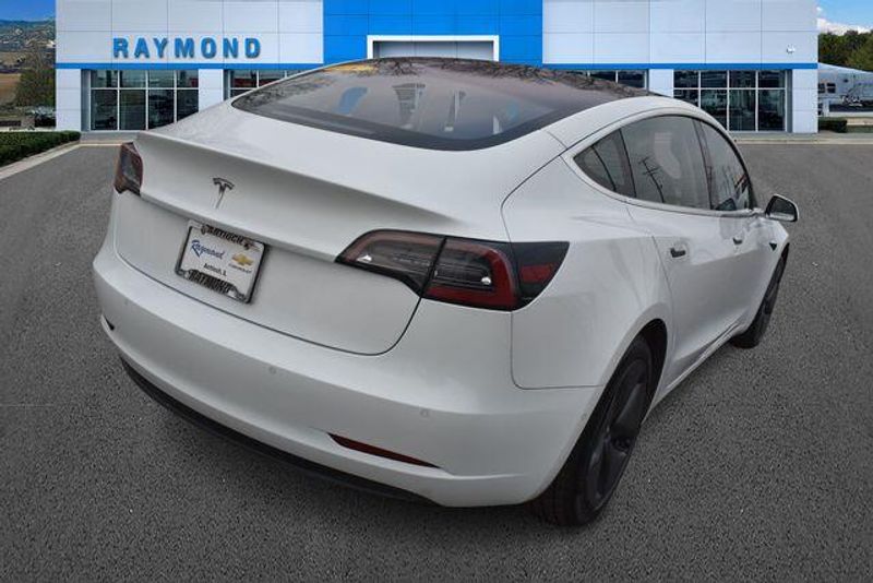 Used 2018 Tesla Model 3 Long RangeImage 4