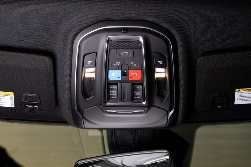 2025 Jeep Grand Cherokee L Altitude XImage 30