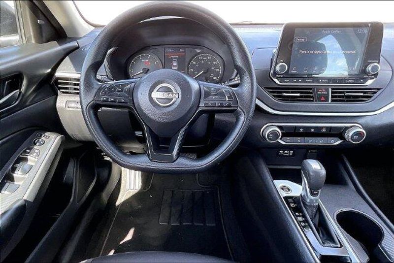Used 2025 Nissan Altima 2.5 SImage 4