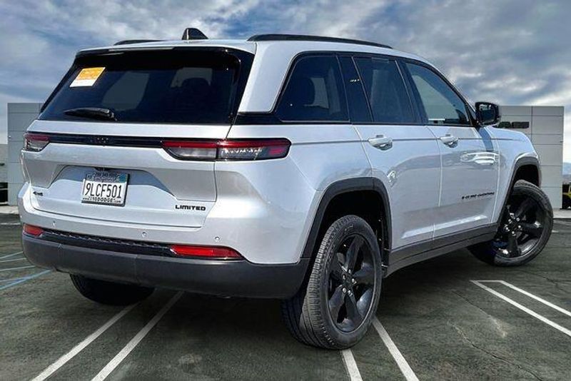 Used 2023 Jeep Grand Cherokee LimitedImage 13