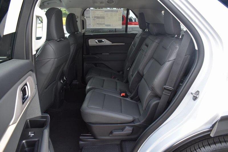 New 2025 Ford Explorer ActiveImage 9