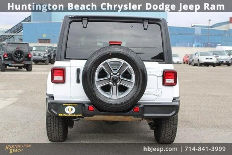 2022 Jeep Wrangler Unlimited SaharaImage 4