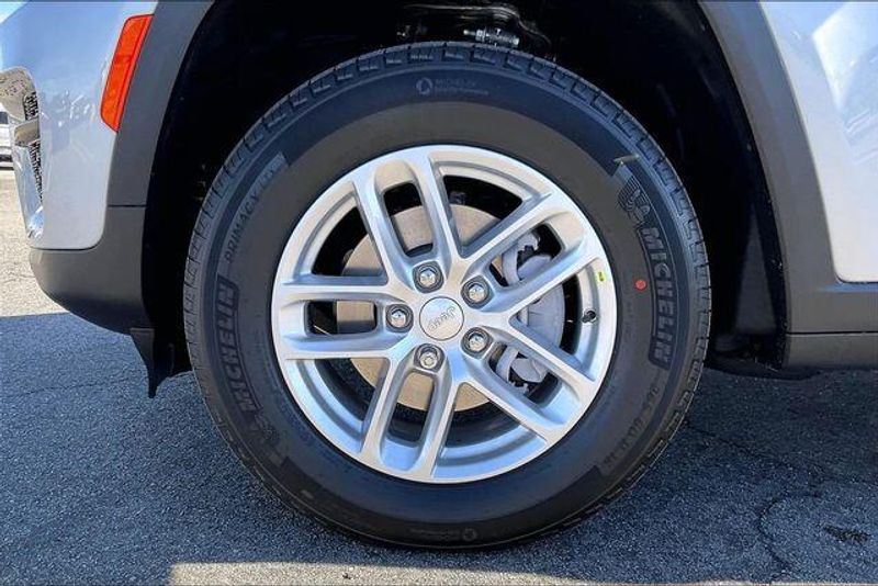 New 2026 Jeep Grand Cherokee Laredo X 4x4Image 10