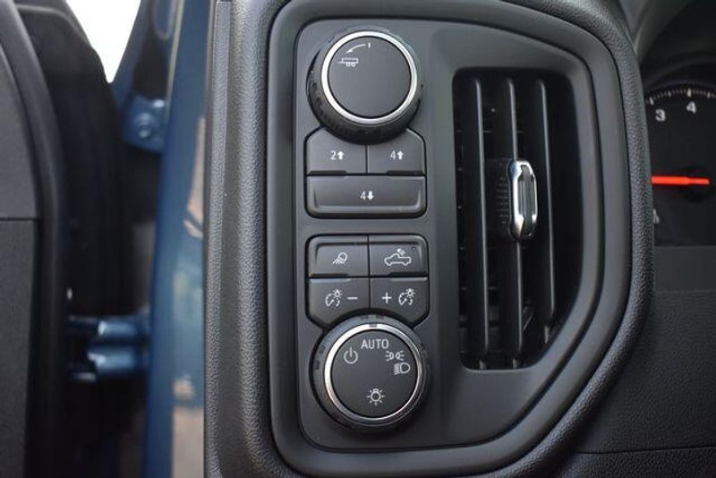 New 2026 Chevrolet Silverado 2500HD CustomImage 25