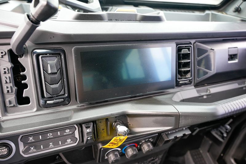 NEW 2026 CAN-AM DEFENDER MAX LIMITED CAB HD11 Image 22