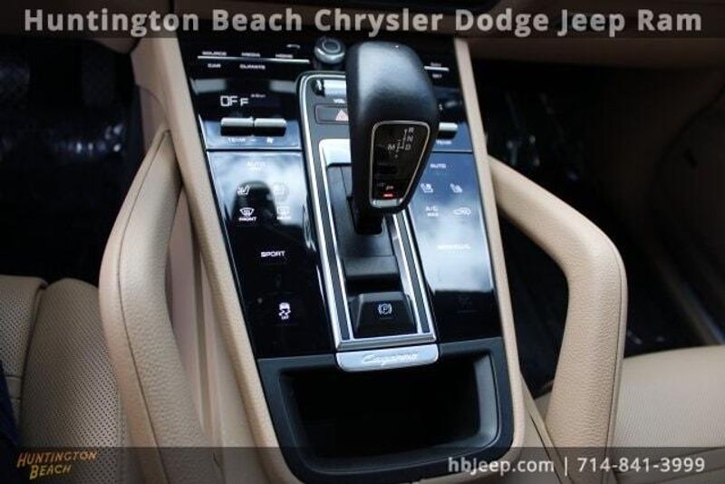 2022 Porsche Cayenne Platinum EditionImage 29