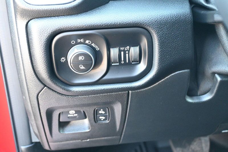 2022 RAM 1500 LaramieImage 17