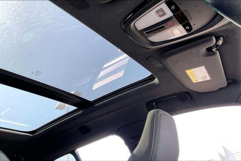Used 2024 Volvo XC40 B5 CoreImage 28