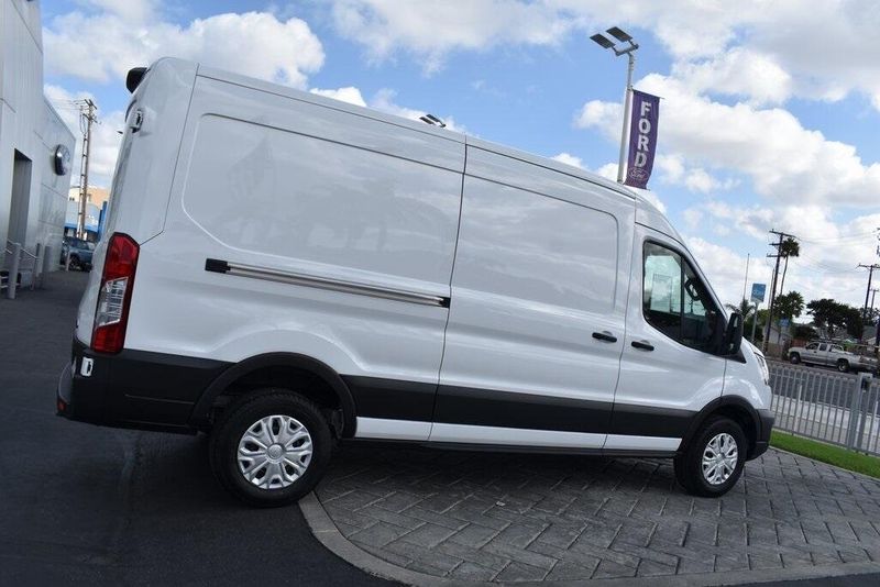 2023 Ford E-Transit-350 BaseImage 2