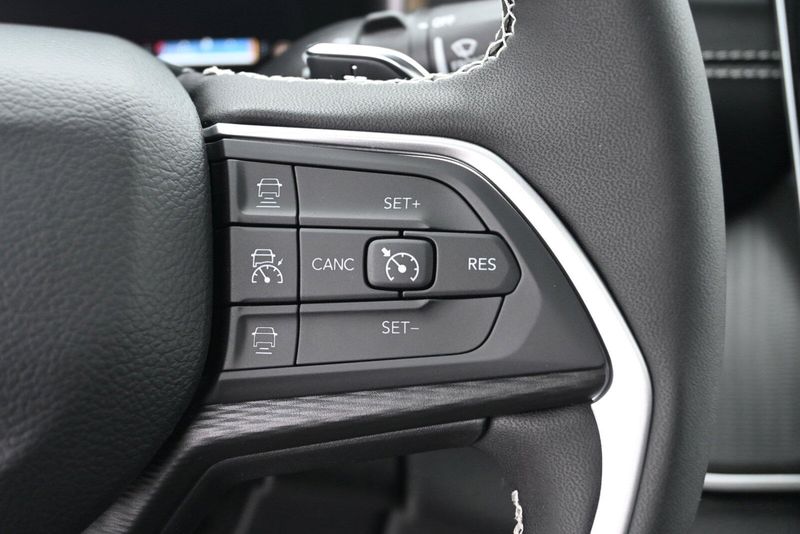 2025 Jeep Grand Cherokee Altitude XImage 25