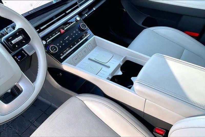 Used 2024 Hyundai Santa Fe CalligraphyImage 17