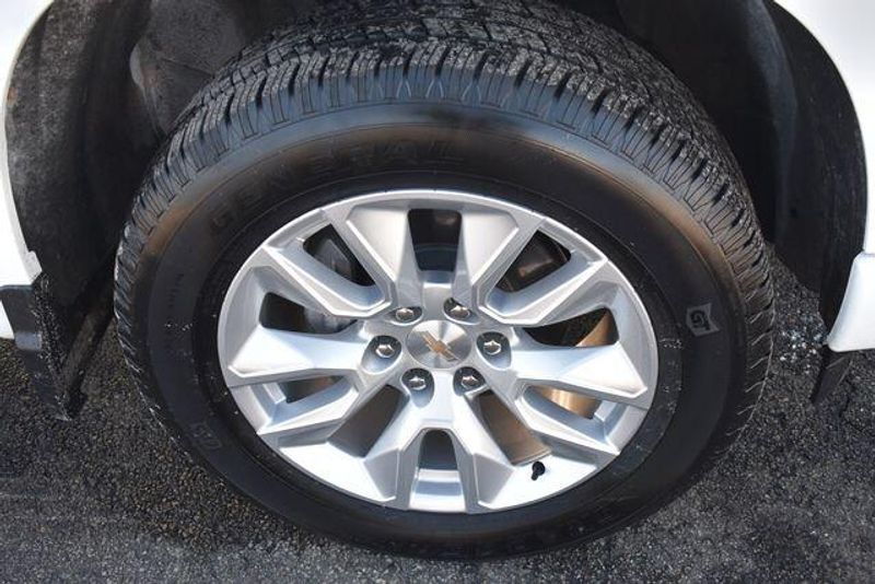 Used 2024 Chevrolet Silverado 1500 CustomImage 12