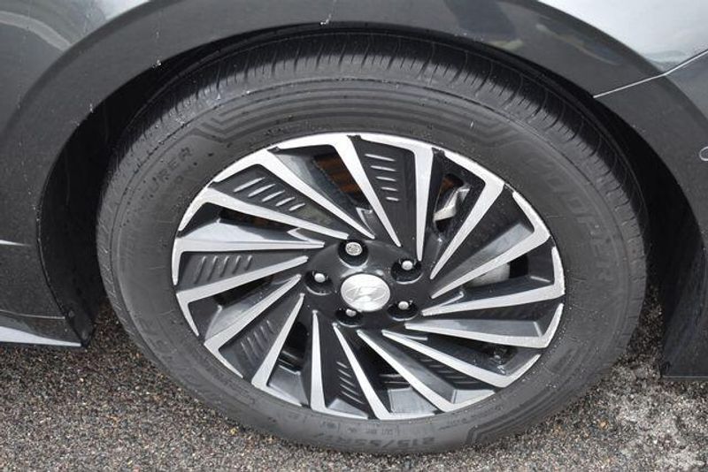 Used 2023 Hyundai Sonata Hybrid LimitedImage 11