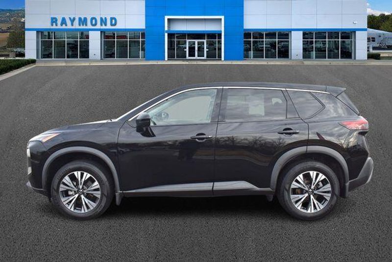Used 2021 Nissan Rogue SVImage 6