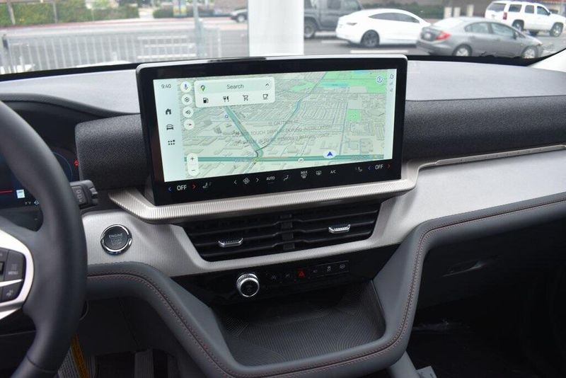 New 2025 Ford Explorer ActiveImage 18