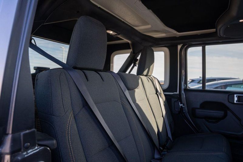 Used 2025 Jeep Wrangler Sport SImage 18