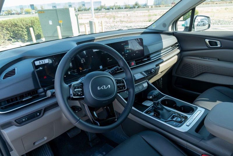 New 2026 Kia Carnival Hybrid SXImage 10