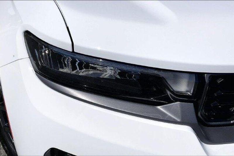 New 2027 Jeep Grand Cherokee Laredo Altitude 4x4Image 11