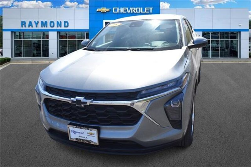 2025 Chevrolet Trax LSImage 7