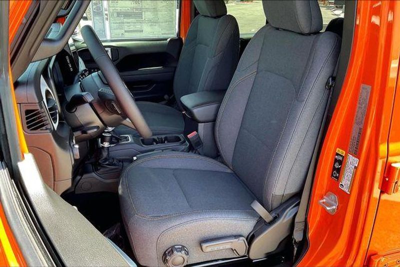 New 2026 Jeep Wrangler 4-door Sport SImage 8