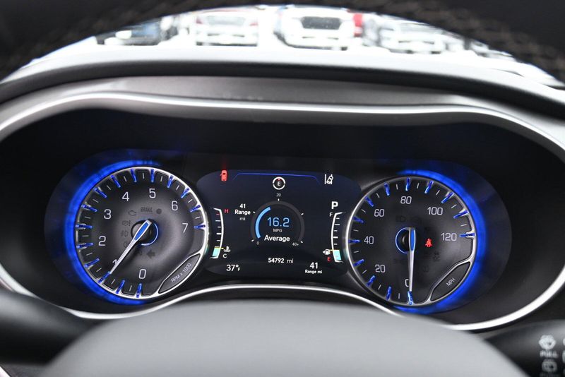 2023 Chrysler Pacifica Touring LImage 25