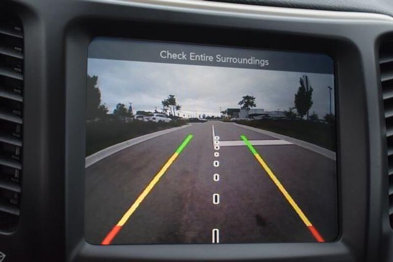 Used 2018 Jeep Cherokee LimitedImage 30