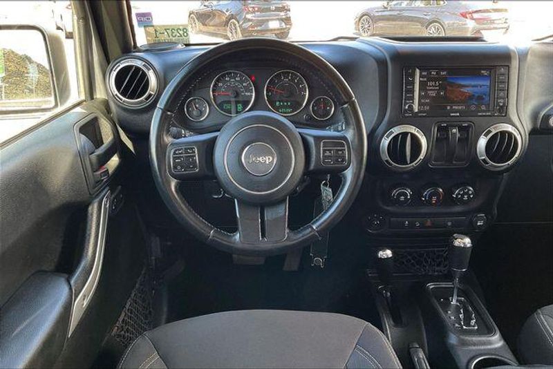 Used 2018 Jeep Wrangler JK SaharaImage 4