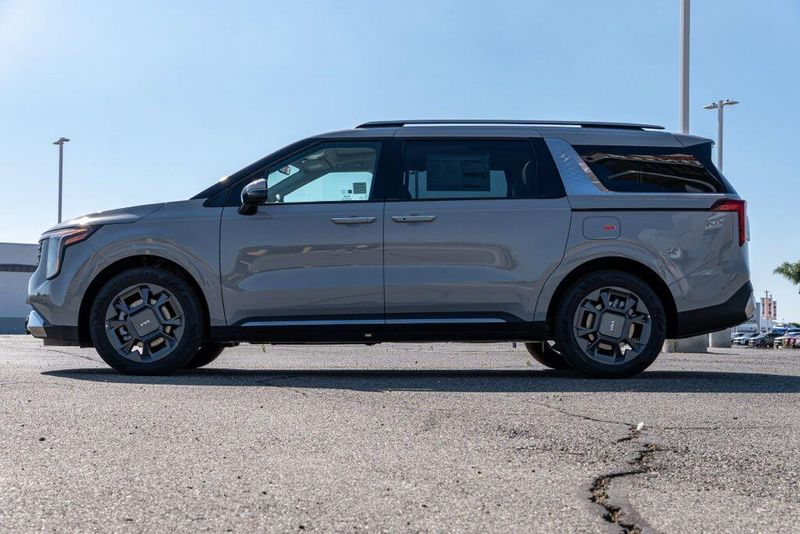 New 2026 Kia Carnival Hybrid EXImage 4