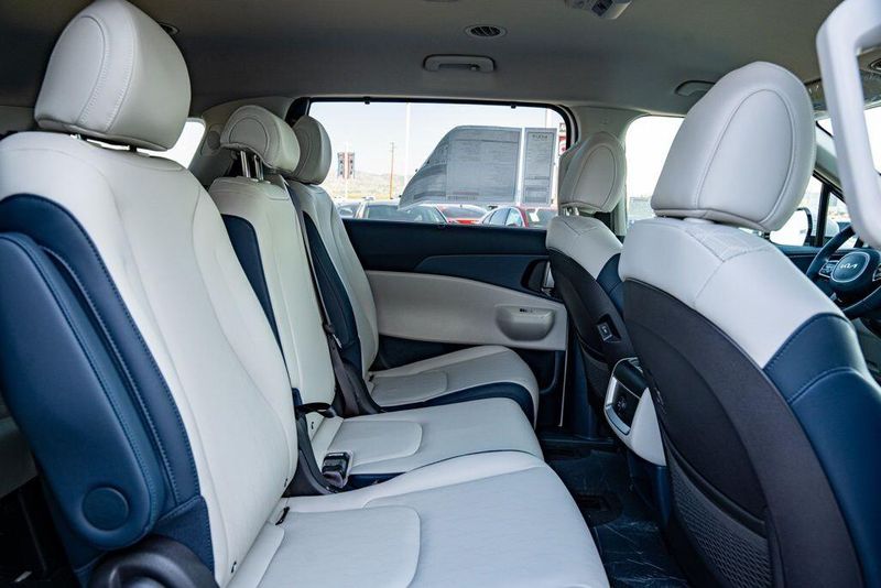 New 2026 Kia Carnival EXImage 18
