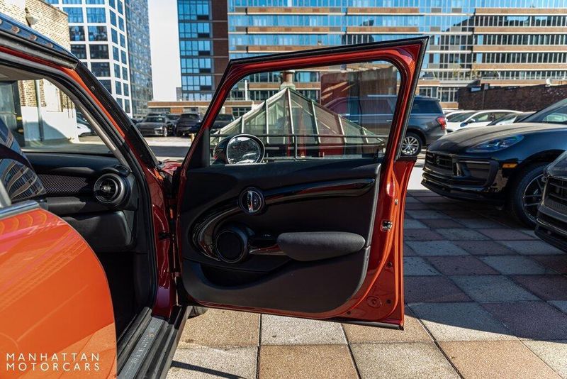 2017 MINI Hardtop 4 Door Cooper SImage 25