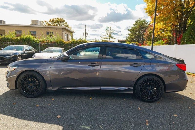 2018 Honda Accord Sport photo 4