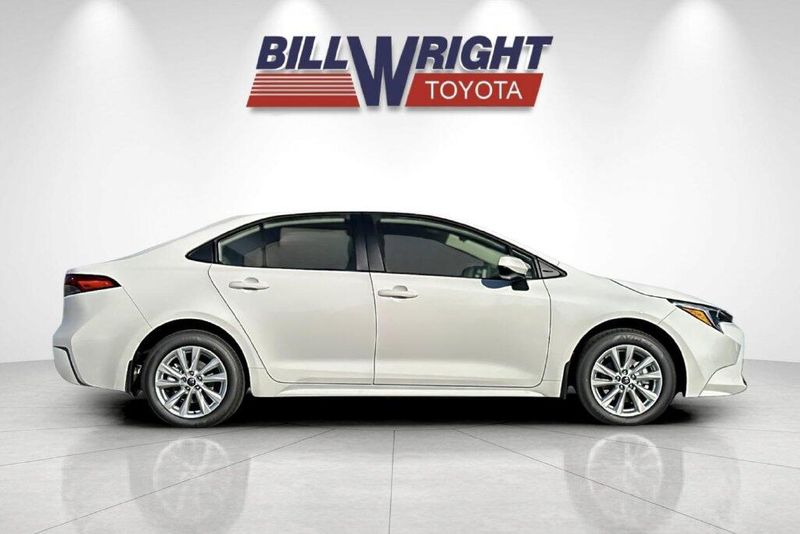 New 2027 Toyota Corolla Hybrid LEImage 2