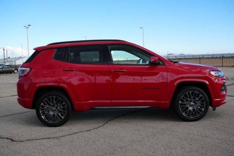 Used 2023 Jeep Compass LimitedImage 8