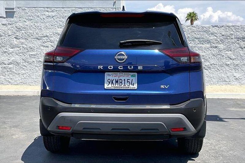 Used 2023 Nissan Rogue SVImage 3