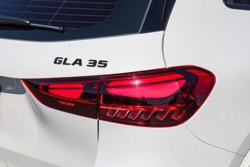 2024 Mercedes-Benz GLA 35 AMGImage 11