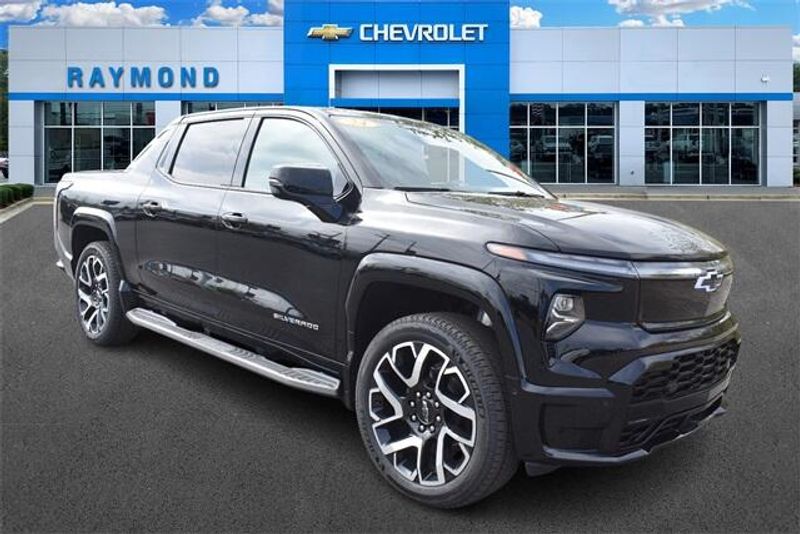 2024 Chevrolet Silverado EV RSTImage 1