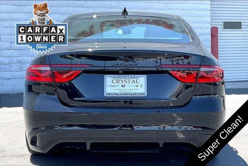 Used 2024 Jaguar XF R-Dynamic SEImage 3