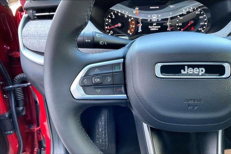 Used 2023 Jeep Compass LatitudeImage 18
