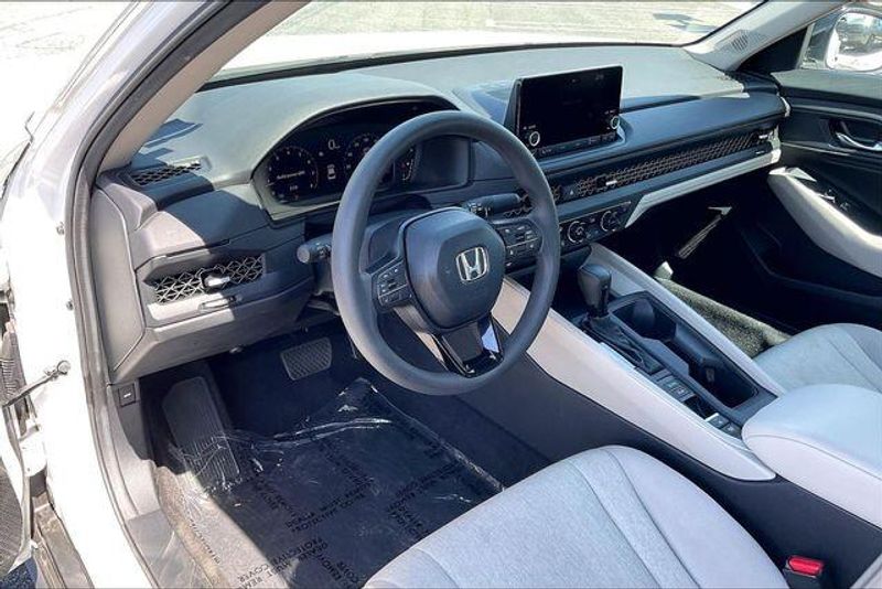 Used 2025 Honda Accord Sedan SEImage 14