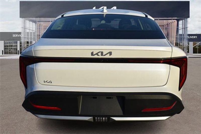 2025 Kia K4 LXSImage 4