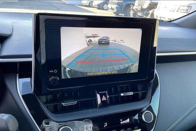 Used 2025 Toyota Corolla Hatchback SEImage 21