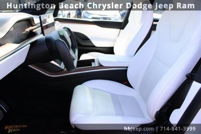2022 Tesla Model X BaseImage 26