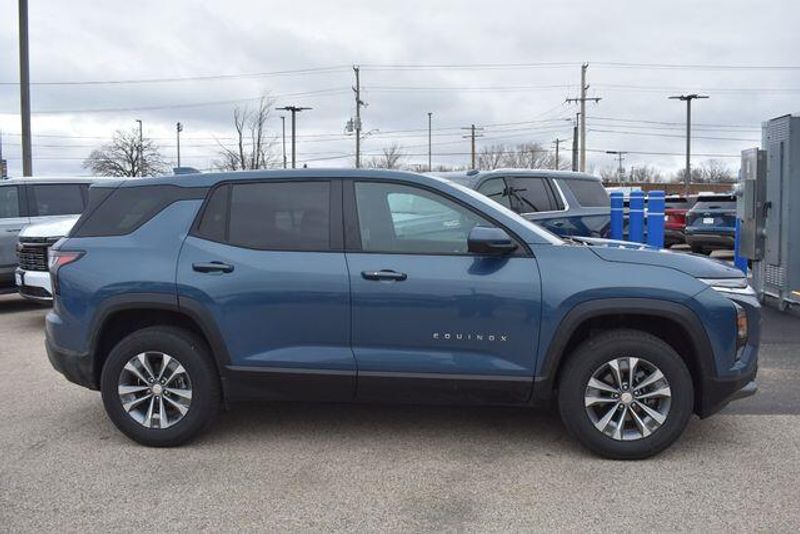 New 2026 Chevrolet Equinox LTImage 2