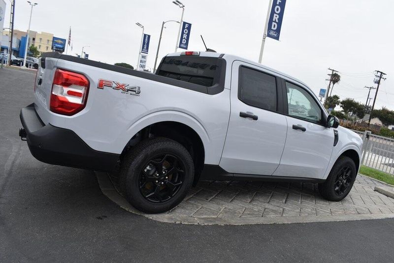 New 2025 Ford Maverick XLTImage 2