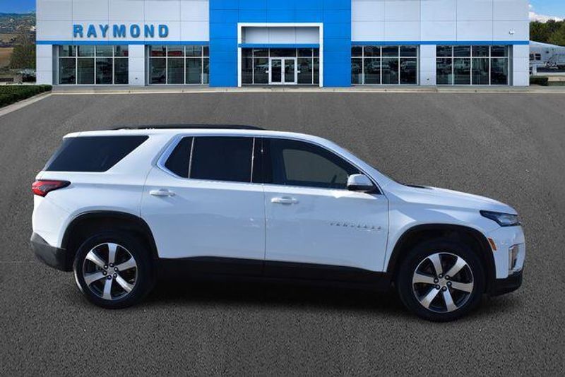 Used 2023 Chevrolet Traverse LT LeatherImage 2